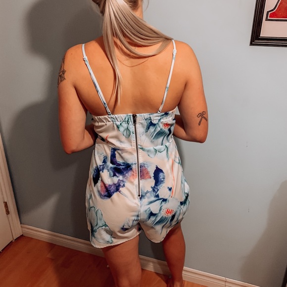 Floral White Romper - Picture 2 of 4